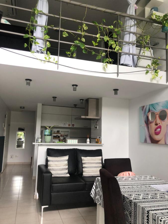 شقة El Depto Tipo Duplex Pleno Centro Incluye Cochera Consultar Servicio De Parking مونتي غراندي المظهر الخارجي الصورة